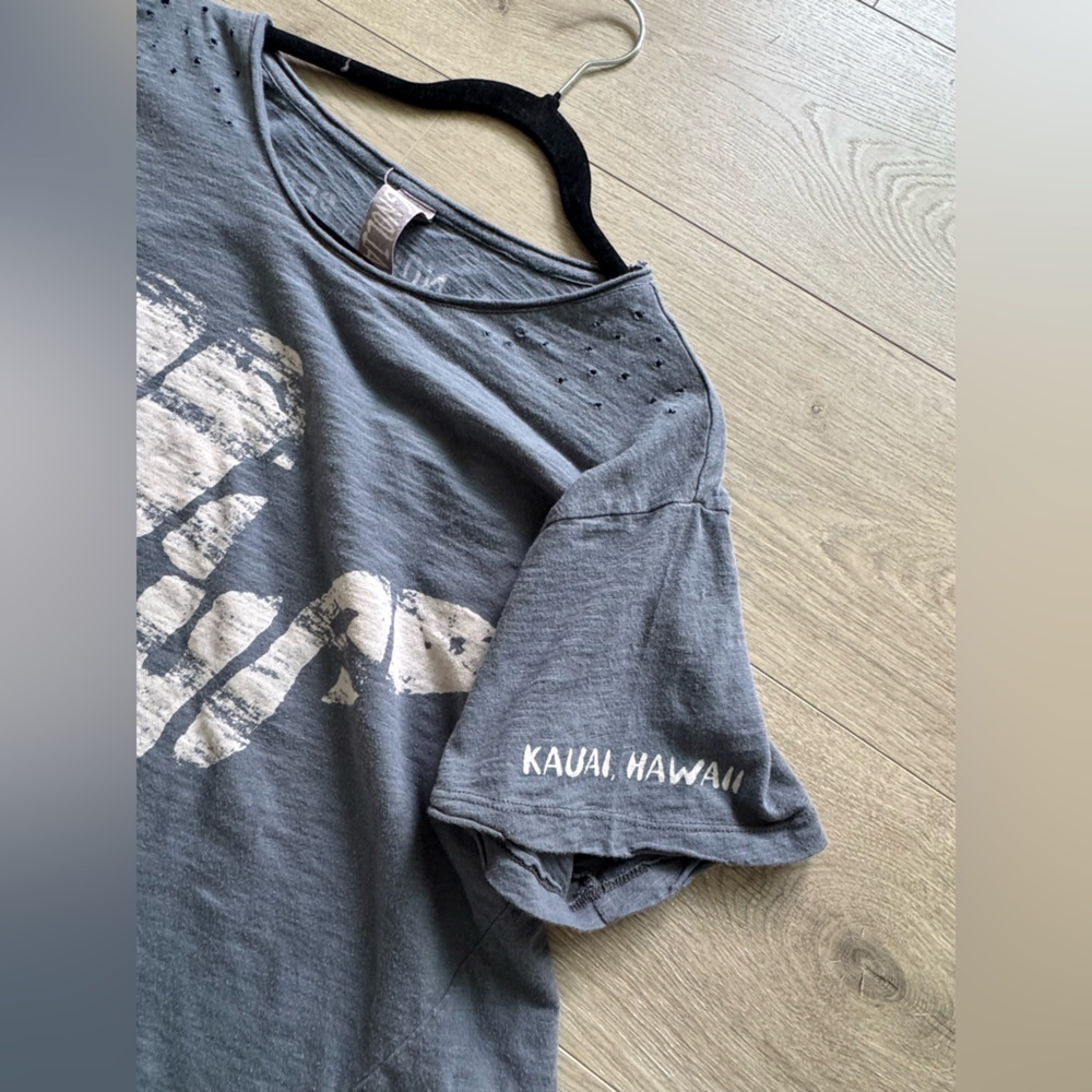 Magnolia Pearl Charcoal Graphic Tee - Picture 11 of 13